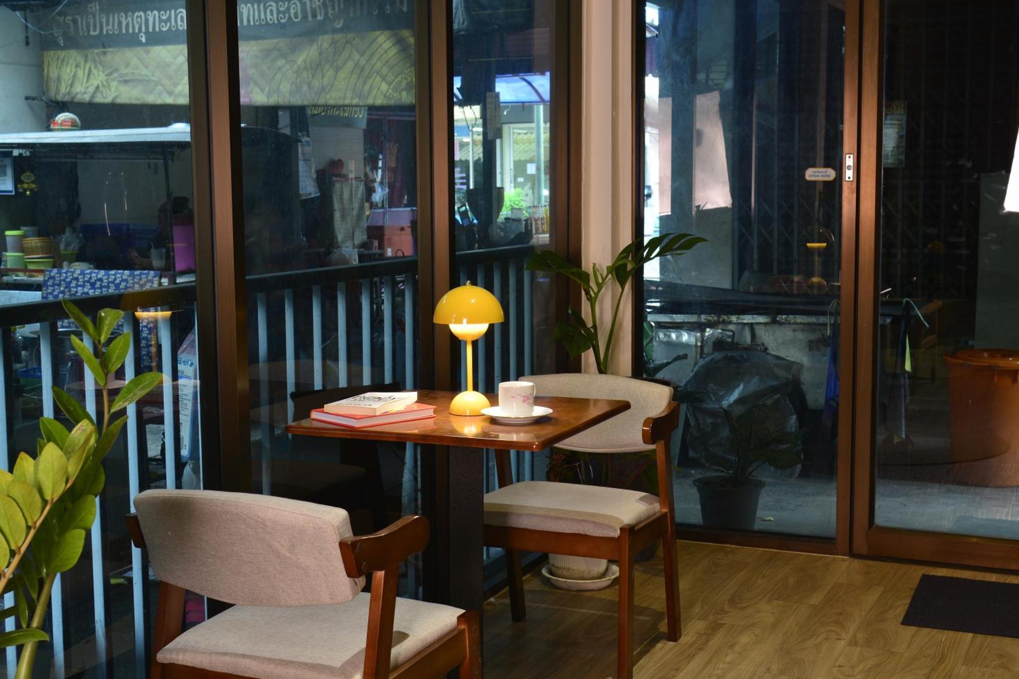 Bangkok Neighborhood Hostel Екстериор снимка