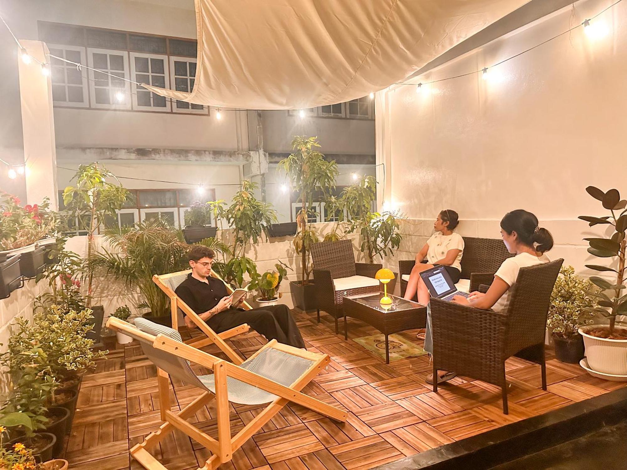 Bangkok Neighborhood Hostel Екстериор снимка