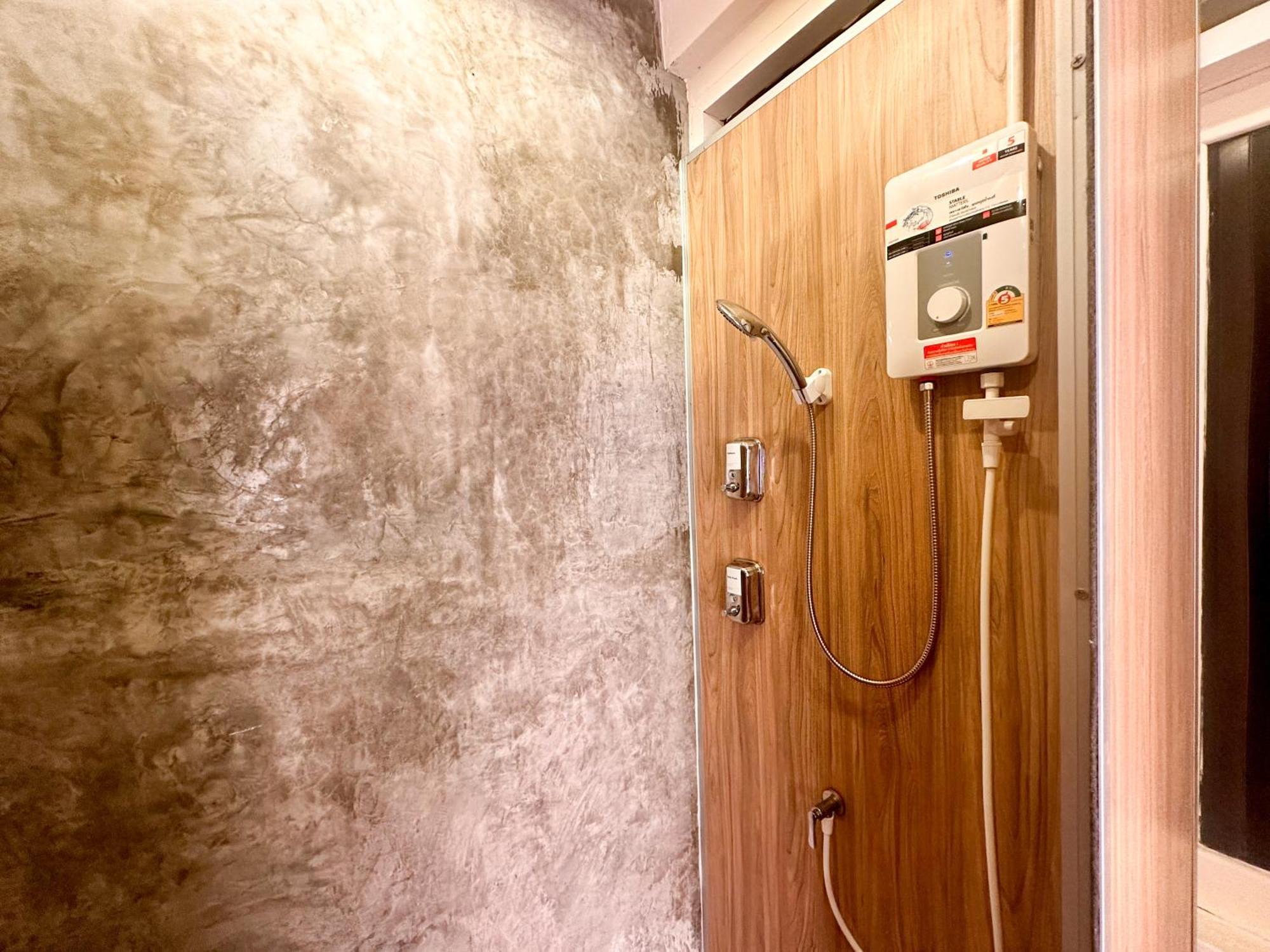 Bangkok Neighborhood Hostel Екстериор снимка