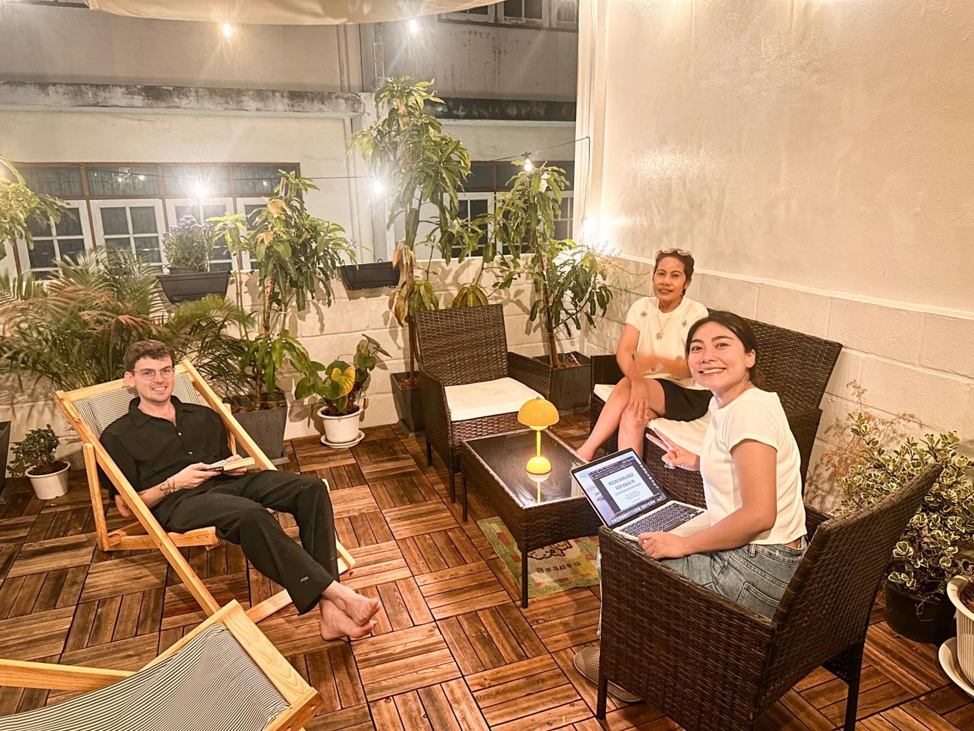 Bangkok Neighborhood Hostel Екстериор снимка