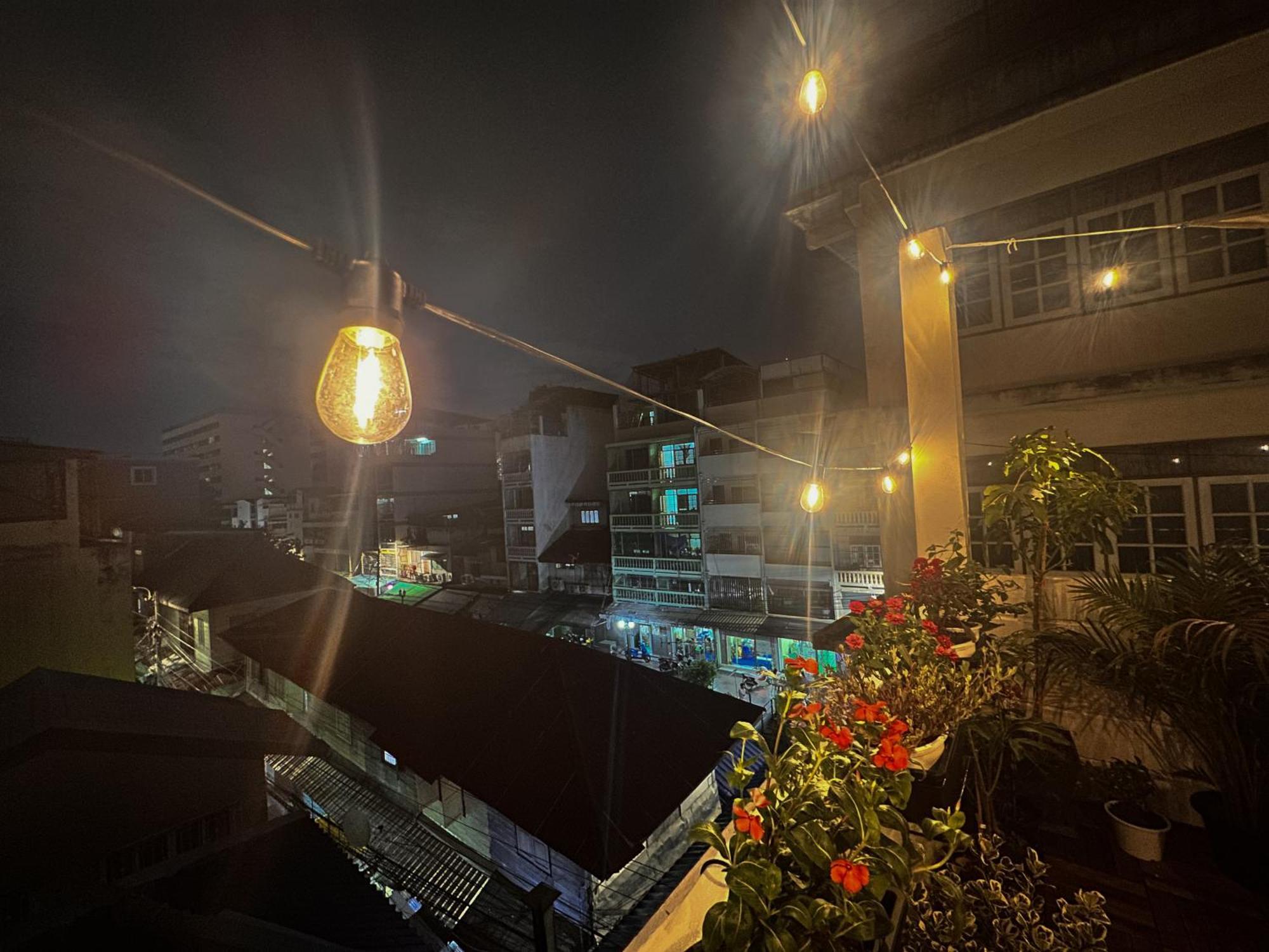 Bangkok Neighborhood Hostel Екстериор снимка