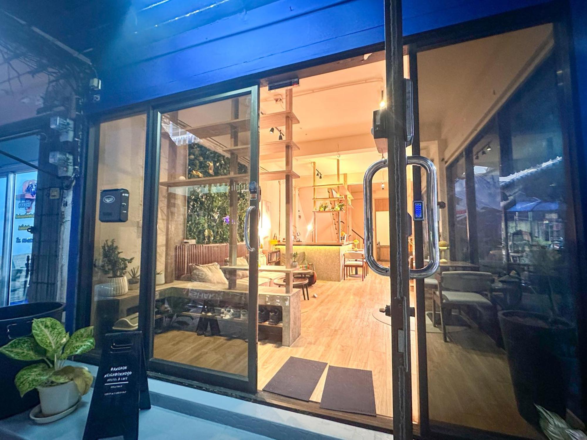 Bangkok Neighborhood Hostel Екстериор снимка